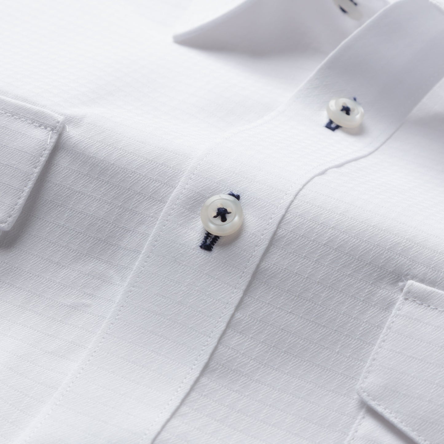 【半袖】ウエスタンヨークシャツ<br>形態安定  裾出し兼用丈<br>幾何学柄白ドビー