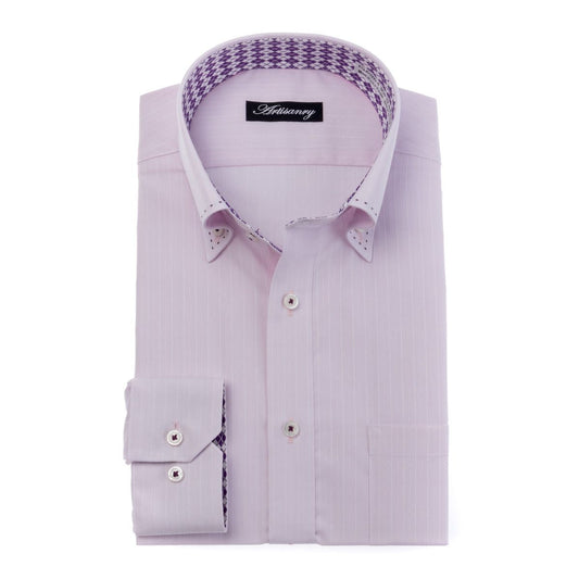 襟のハンドステッチが映えわたる<br>華やかなパープルドビー<br>形態安定 長袖