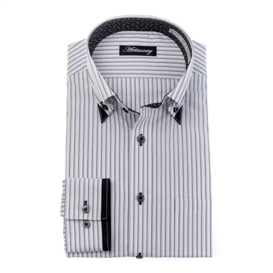 襟とカフス端の切替が目を引く<br>シャープなグレーストライプ<br>形態安定 長袖